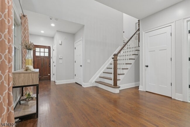 Building Photo - 61 Mechanic St