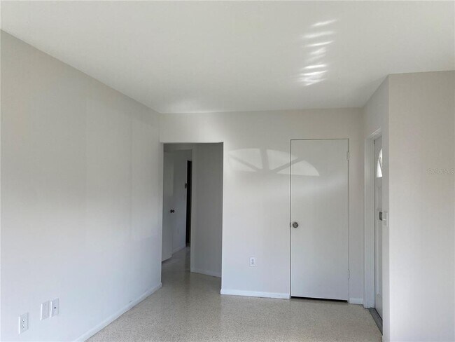 Building Photo - 1834 Roxane Way