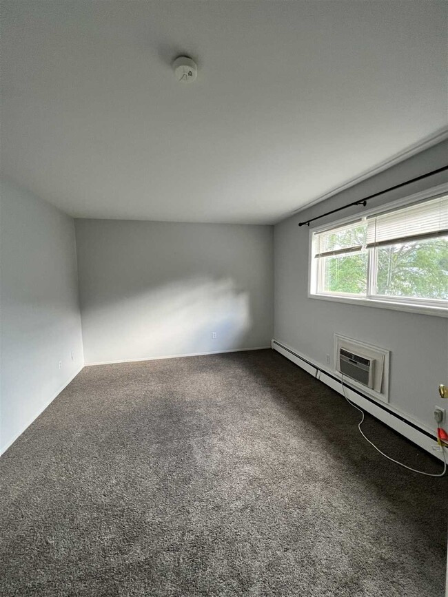 Foto del edificio - 10 Fishkill Glen Dr