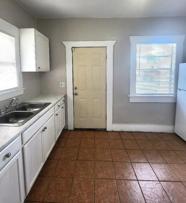 Foto del edificio - 2.0 bedroom in St. Petersburg Florida 33705