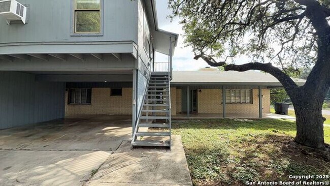 Building Photo - 3815 Ridgeline Dr