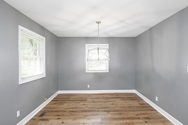 Building Photo - Move-in Ready, Pet-Friendly Northern Albem...