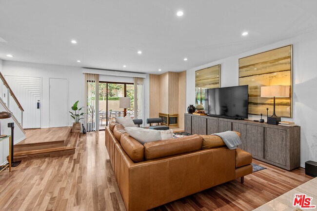 Building Photo - 2471 Century Hill