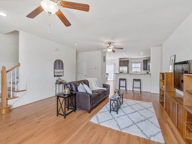 Foto del edificio - 1254 Haden Pl