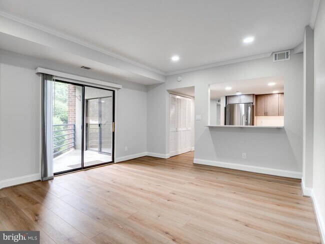 Foto del edificio - 1951 Sagewood Ln