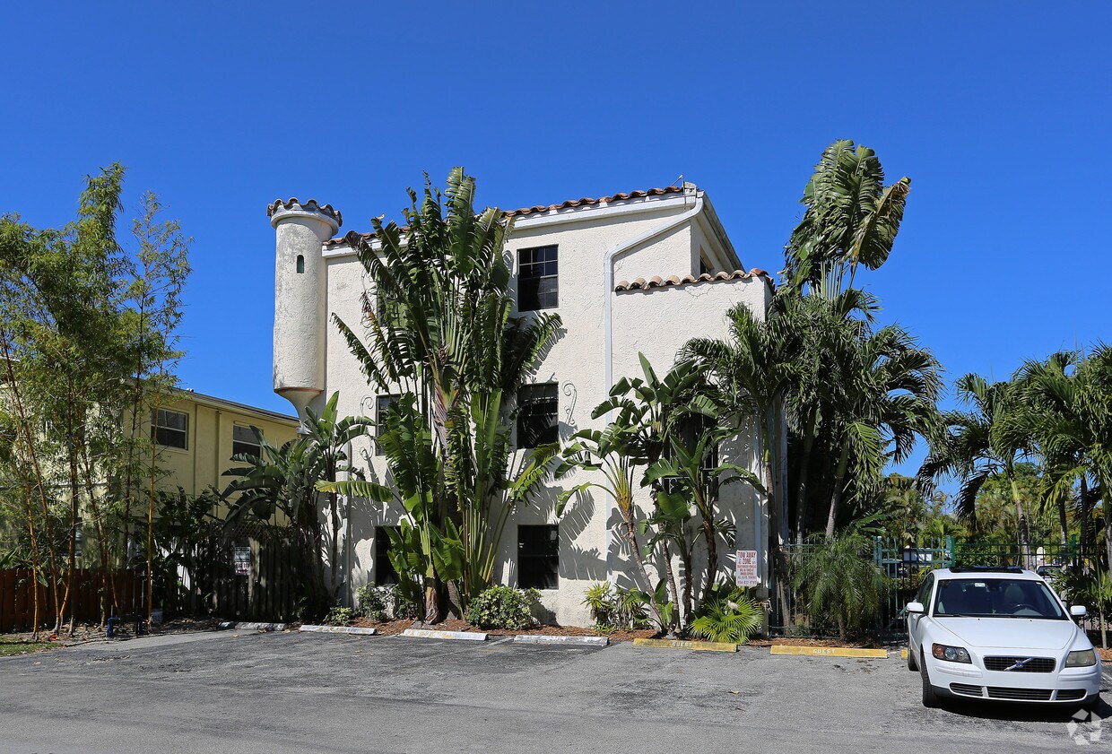 Foto del edificio - 620 NE 28th St