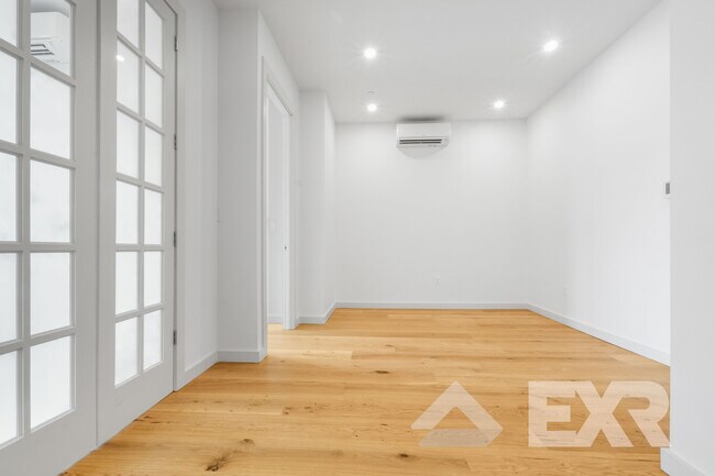 Foto del edificio - 138 Schaefer St