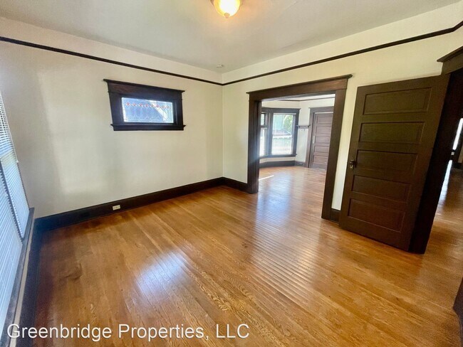Building Photo - 3 br, 1 bath House - 1814 SE Madison St. U...