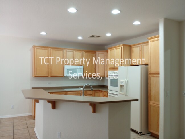 Foto del edificio - 3 bed/2 bath plus den in Surprise Farms