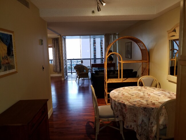 Foto del edificio - 1684 Ala Moana Blvd