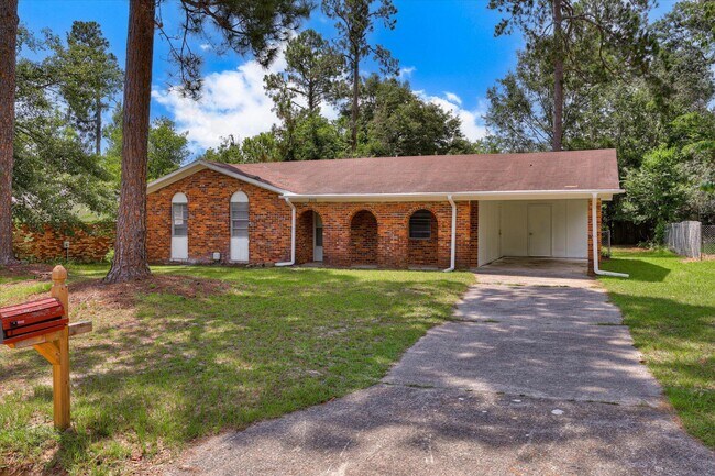 Building Photo - 2408 Southdale Dr
