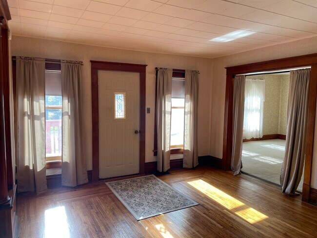 Foto del edificio - 4996 Ellingson Rd