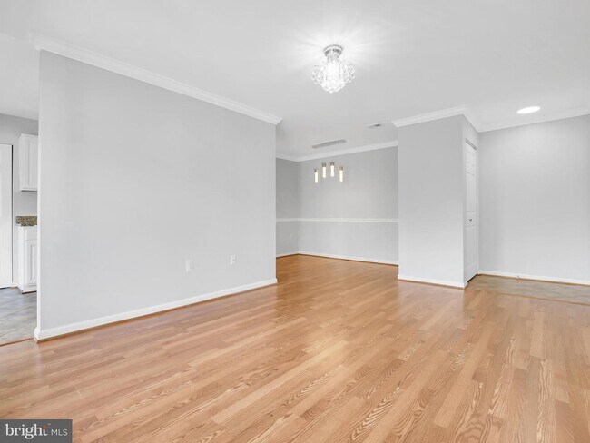 Foto del edificio - 8383 Buttress Ln