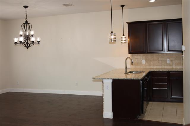 Building Photo - 2637 Jackson Dr