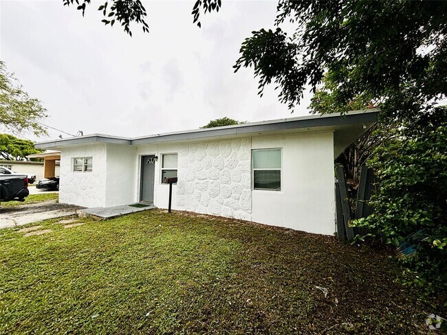 Building Photo - 1025 NW 8th St