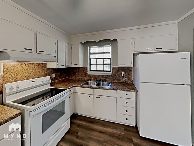 Building Photo - 813 Westfield Dr