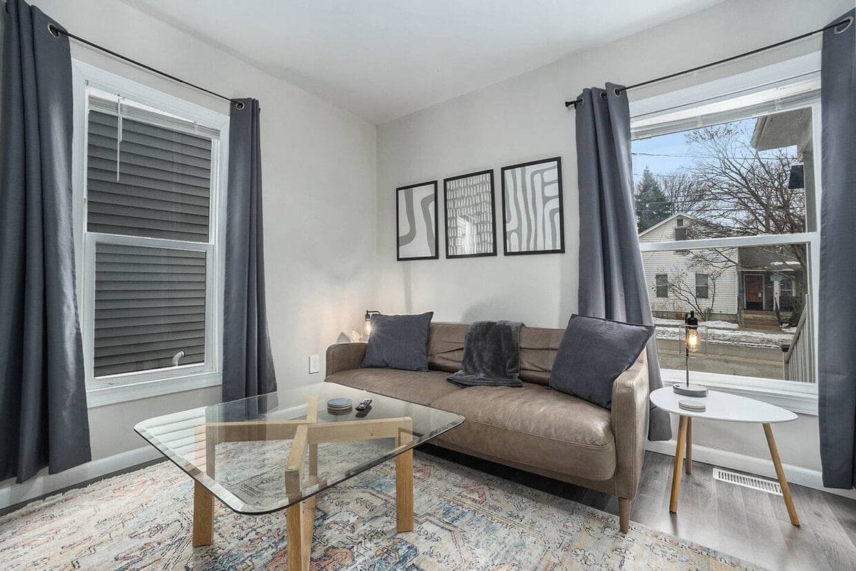 Primary Photo - 415 6th St NW