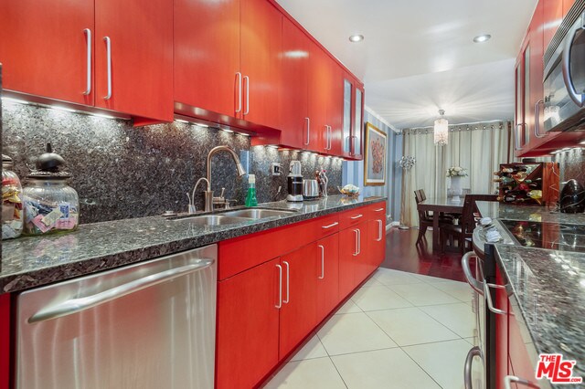 Foto del edificio - 850 N Kings Rd