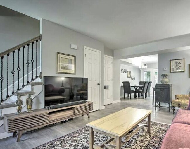 Foto del edificio - 4701 Blue Bird Ct