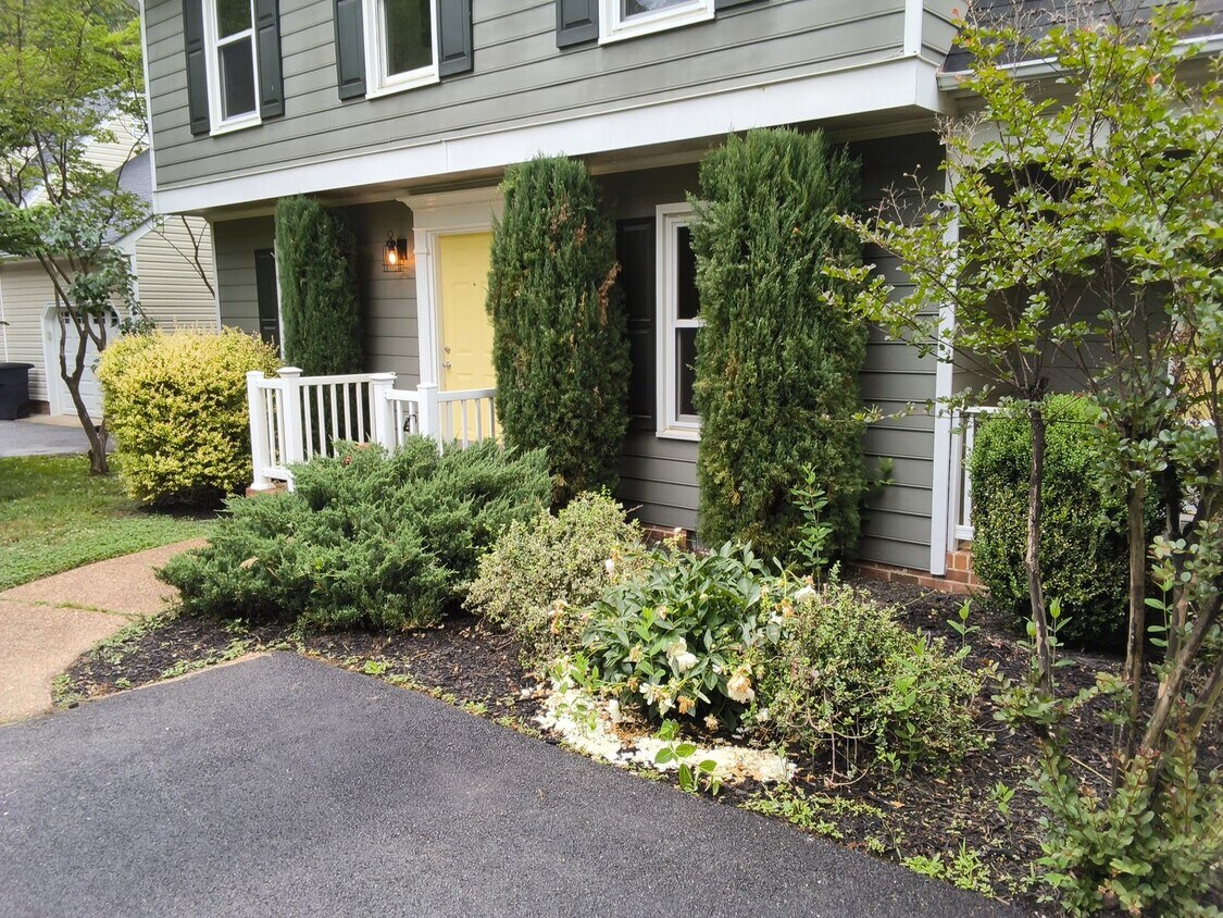 Foto del edificio - 5417 Standing Oak Rd