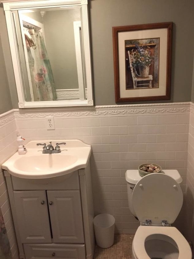 Bathroom - 175 Boston St
