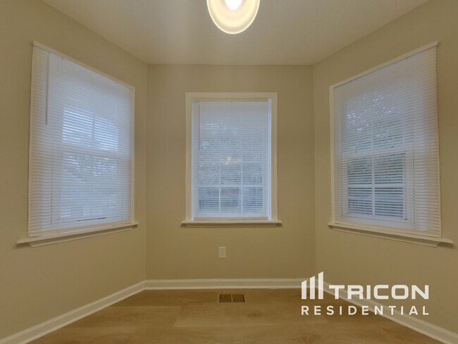 Foto del edificio - 122 Renaissance Way