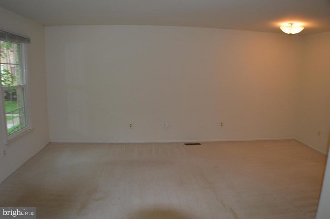 Building Photo - 9918 Kingsbridge Dr