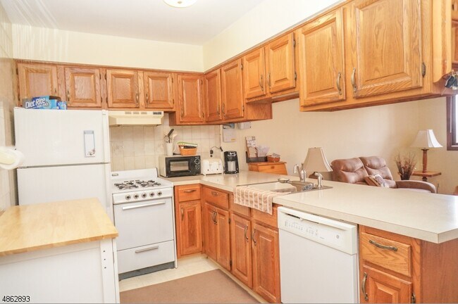 Building Photo - 5 Brandywine Ct