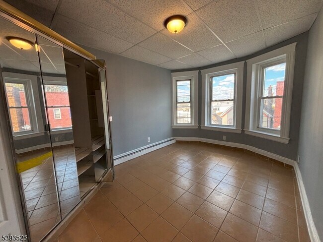 Foto del edificio - 514 E Jersey St