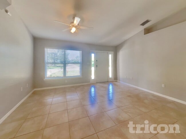 Foto del edificio - 23183 Burlingame Ave