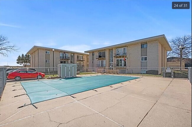 Foto del edificio - 2807 Pembroke Ln