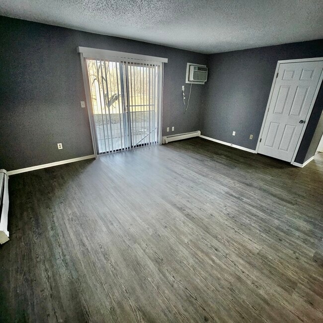 Building Photo - 4210 Knob Hill Dr