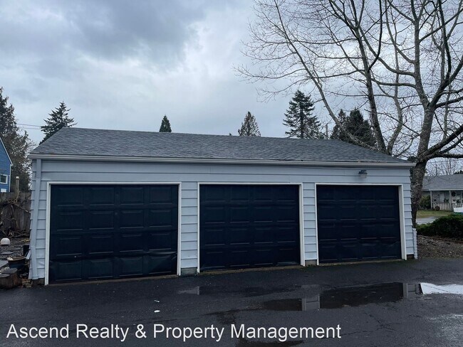 Building Photo - 3 br, 2.5 bath House - 1129 NE 69th Ave