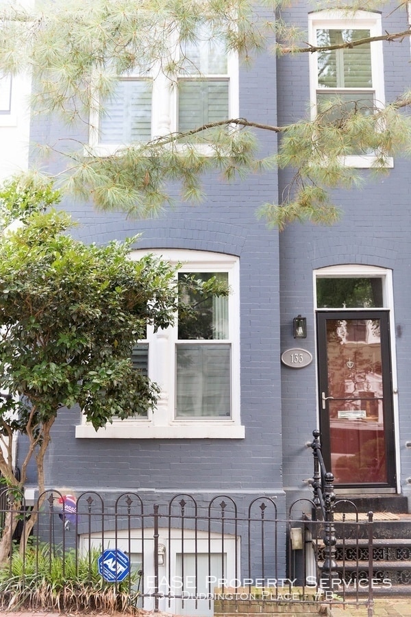 Building Photo - 133 Duddington Pl SE