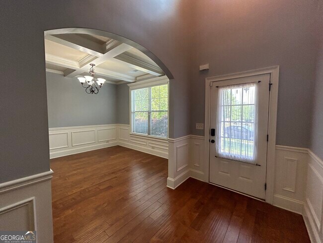 Building Photo - 124 Village Pl