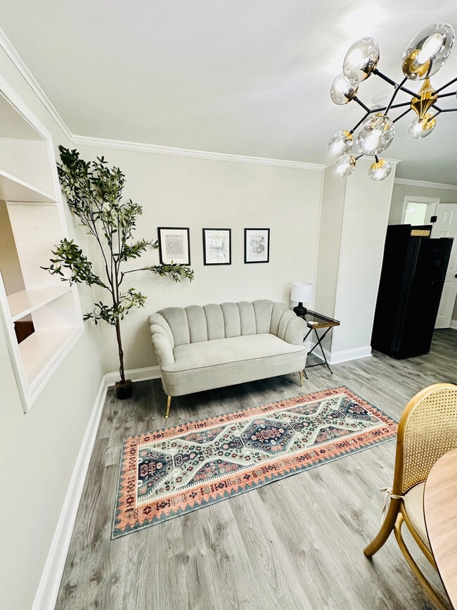 Building Photo - 231 Rogers Ave