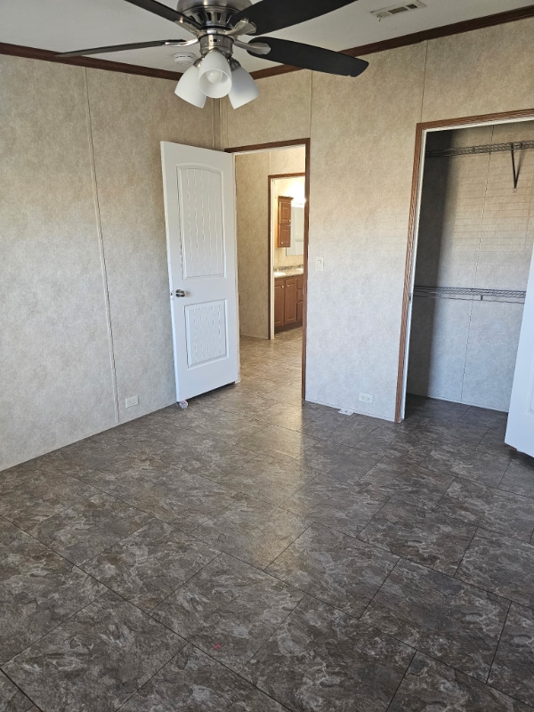 Foto del edificio - 1 Address given for showing