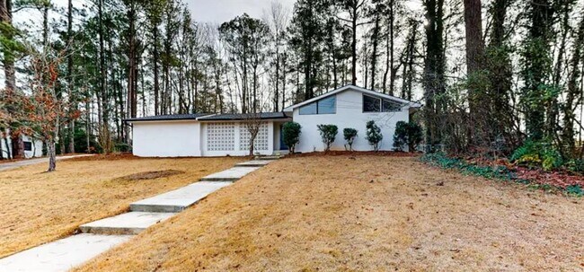 Building Photo - 5320 Orange Dr SW