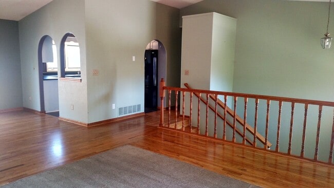 Building Photo - 3+ Bedroom 2.5 Bathroom 2 Car Garage Home ...