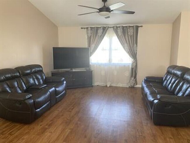 Foto del edificio - Lovely 4 Bedroom 3 Bath home in Hurricane WV