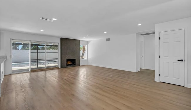 Building Photo - 6401 Hummingbird Ln