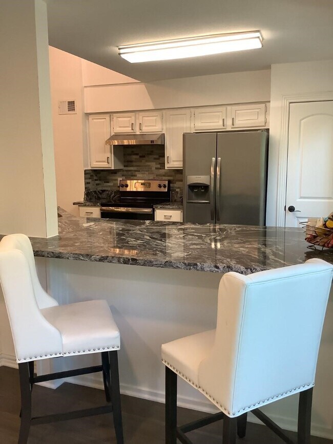 Foto del edificio - 9400 Doliver Dr