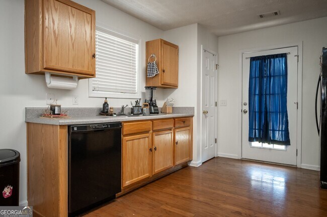 Foto del edificio - 213 Sidney Lanier Ave