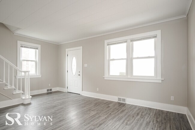Building Photo - This charming home is ready for your perso...