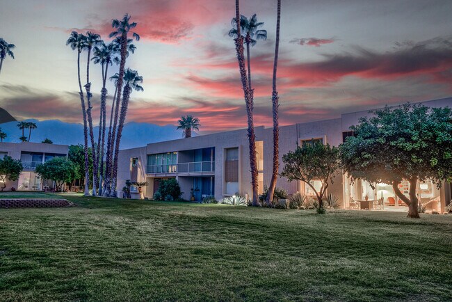 Building Photo - 523 Desert Lakes Dr