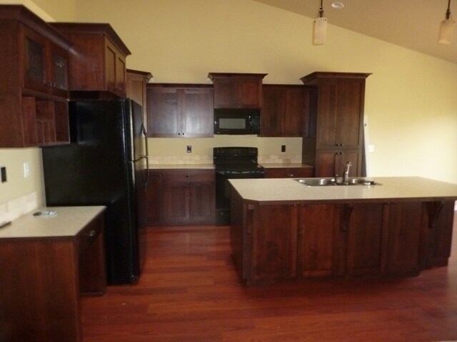 Foto del edificio - 18424 Spicebush Ave