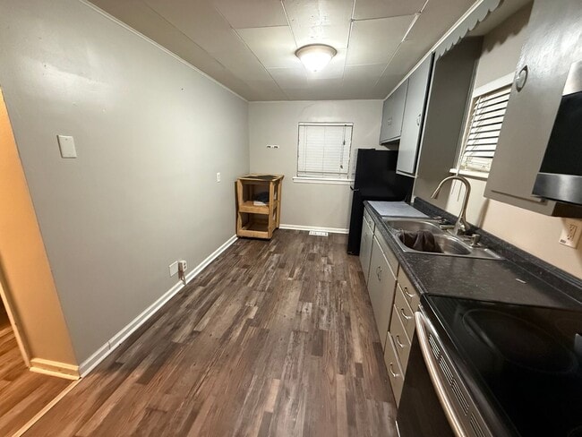 Building Photo - 861 N 11th St