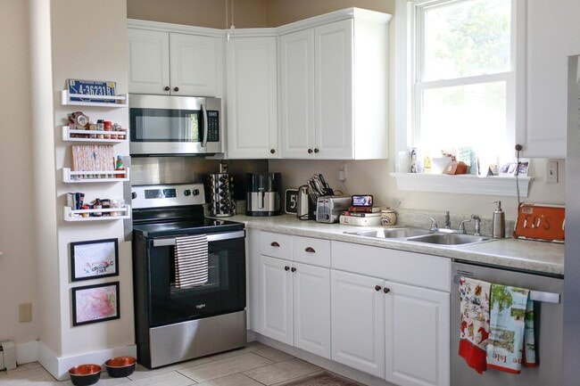 Building Photo - 1722 McDaniel St