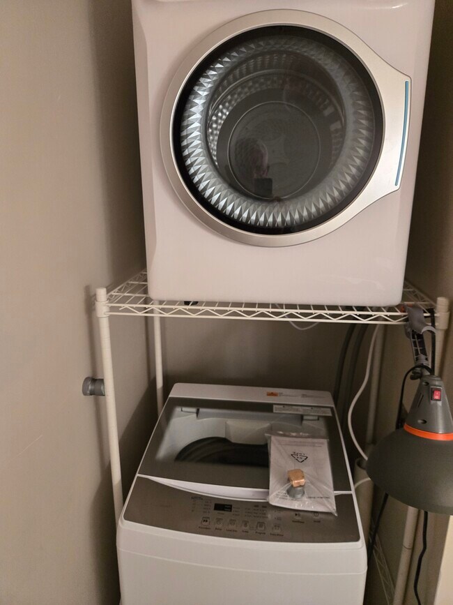 Foto del edificio - 4849 Grace Rd