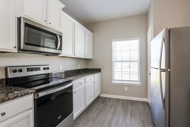 Building Photo - 23079 Bellini Dr